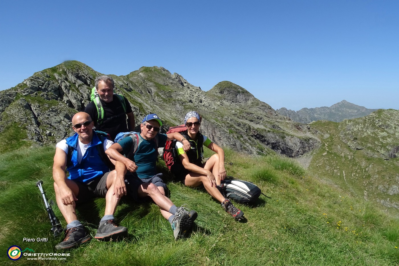 43 In vetta al Colombarolo (2307 m) con vista in Ponteranica.JPG -                                